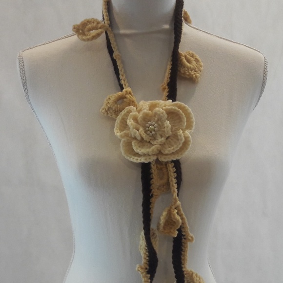 🌹Lariat, Flower, Necklace,Hand Crafted, Crochet - Picture 2 of 3